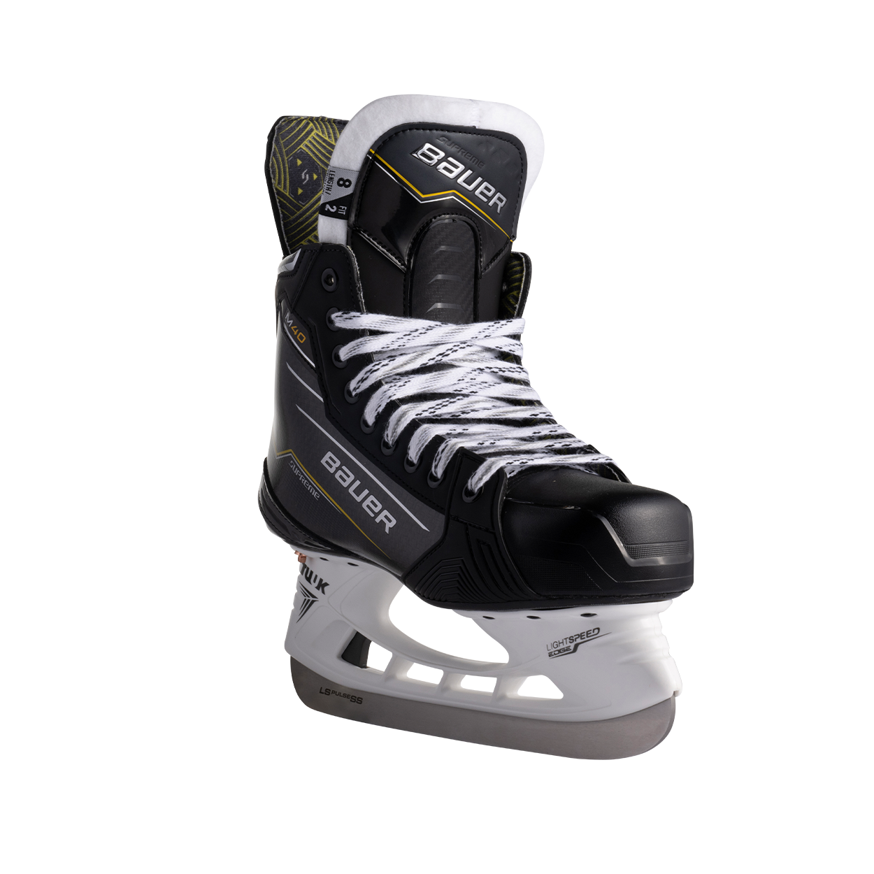 1063304_BTH24_SKATE_SUPREME_M40_SR_front-threequarter_edit.png