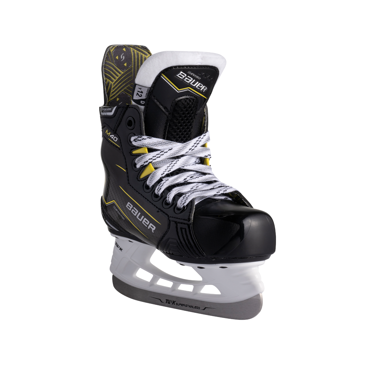 1063308_BTH24_SKATE_SUPREME_M40_YTH_front-threequater_edit.png
