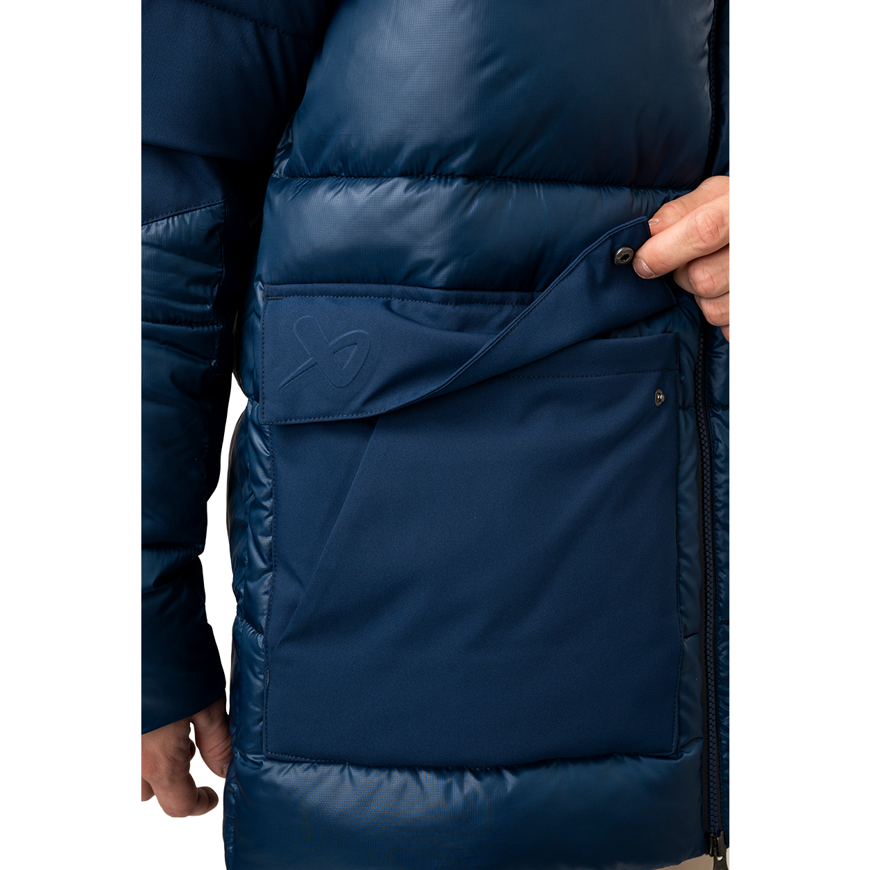 1064106_HOL24_APPAREL_ULTIMATEPUFFER_SR_NAV_1552.png
