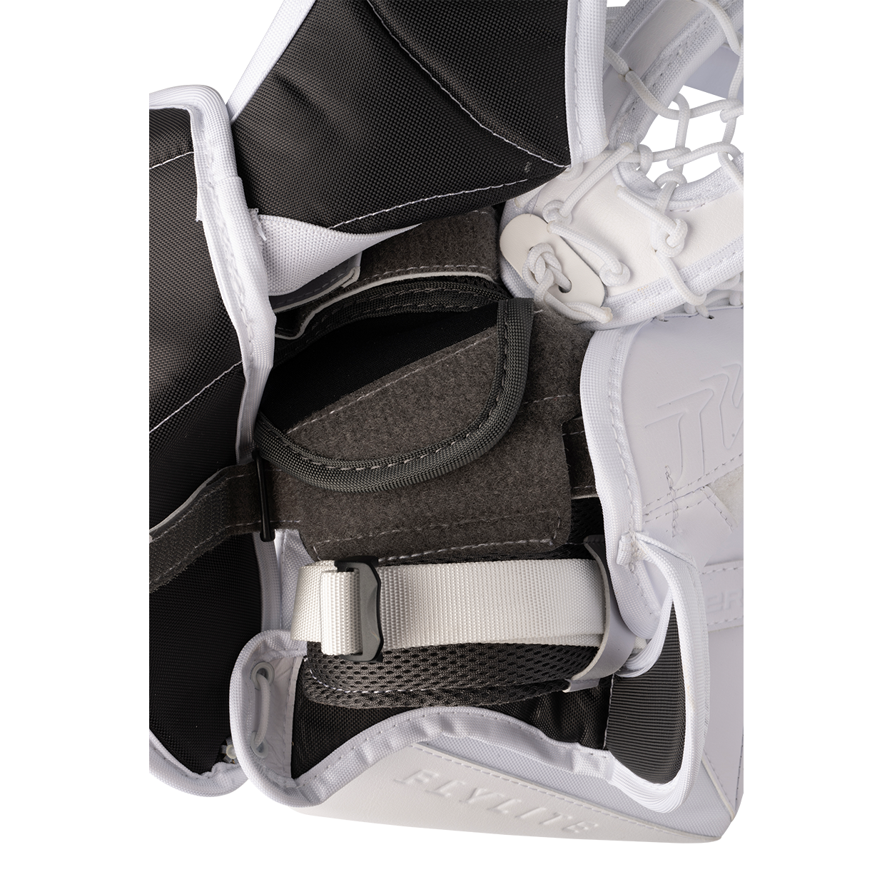 1064506_BTH25_GOAL_CATCHER_VAPOR_FLYLITE_SR_backhand-strap-detail.png