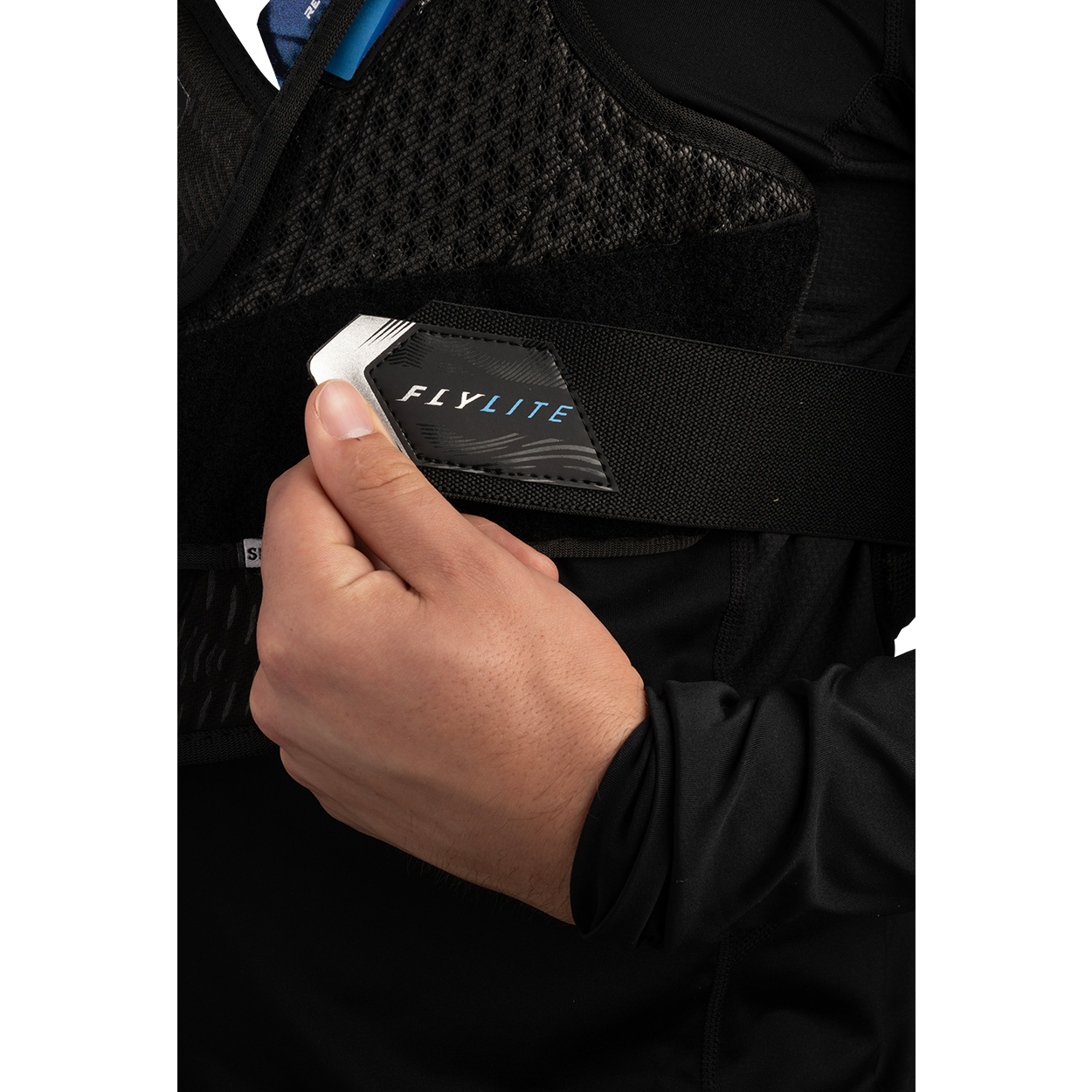 1064785_BTH25_PROTECTIVE_SHOULDER_VAPOR_FLYLITE_SR_strap-detail_275307b7-1a1f-40f5-9331-4566485d066d.png