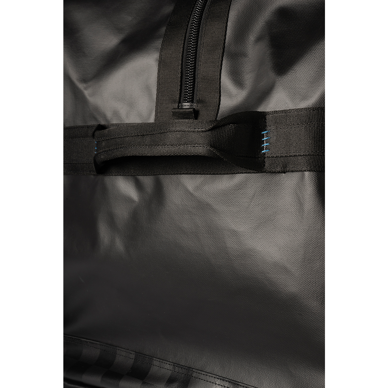 1064823_BTH25_BAG_BLUELINE-CARRY_SR_handle-detail.png