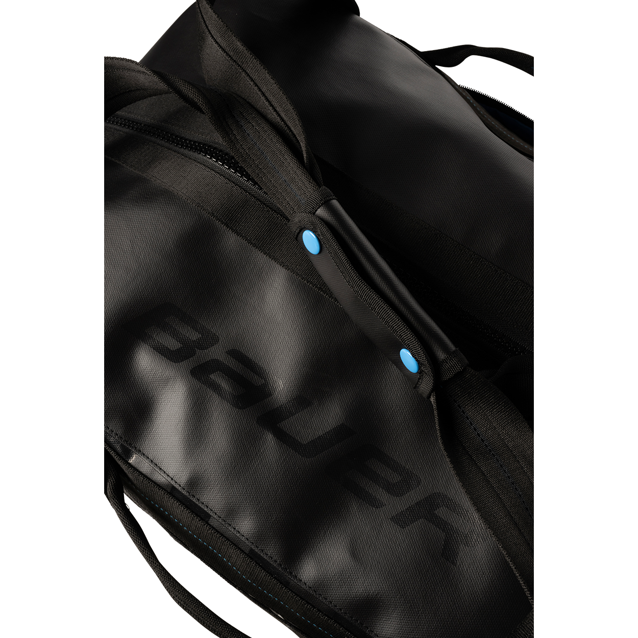 1064825_BTH25_BAG_BLUELINE-DUFFLE_strap-closure-detail.png