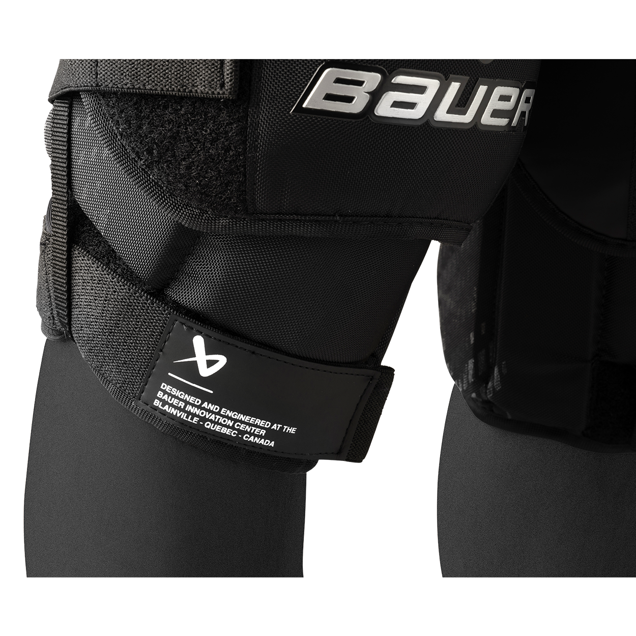 1064958_BTH25_GOAL_KNEE-GUARD_ELITE_SR_strap-detail.png