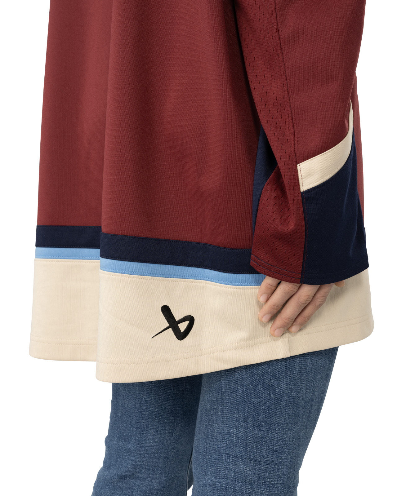1066126_BTH24_APPAREL_PWHL_MTL_JERSEY_SR_1449.png