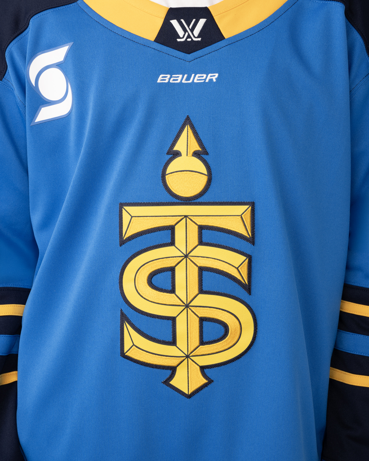 1066135_BTH24_APPAREL_PWHL_TOR_JERSEY_YTH_235.png