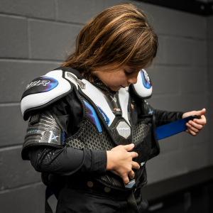 BAUER VAPOR FLYLITE SHOULDER PAD JUNIOR