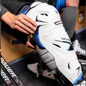 BAUER VAPOR FLYLITE SHIN GUARD INTERMEDIATE
