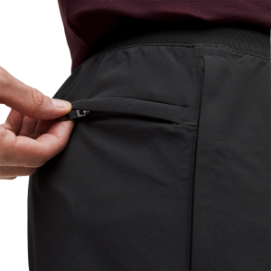 BAUER // lululemon LICENSE TO TRAIN LINERLESS SHORT