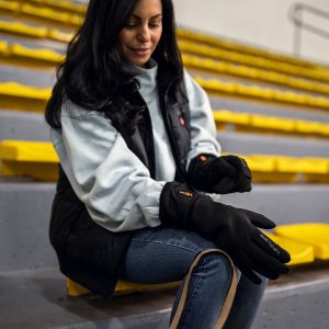 BAUER REDLINE HEATED GLOVES SENIOR